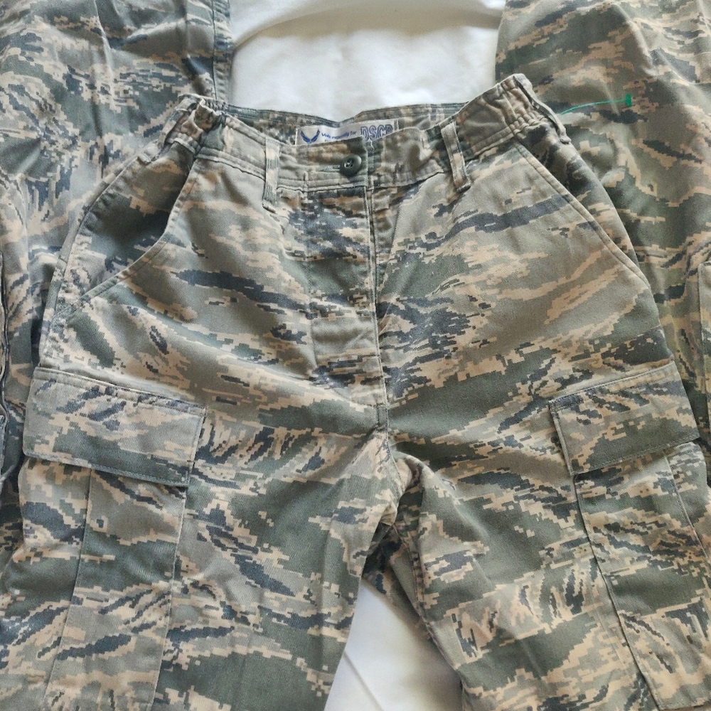 Authentic Woman's Air Force USAF Cargo Pants 6R